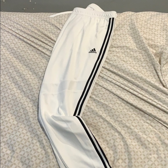 Climate cool Addis’s joggers - Picture 4 of 5